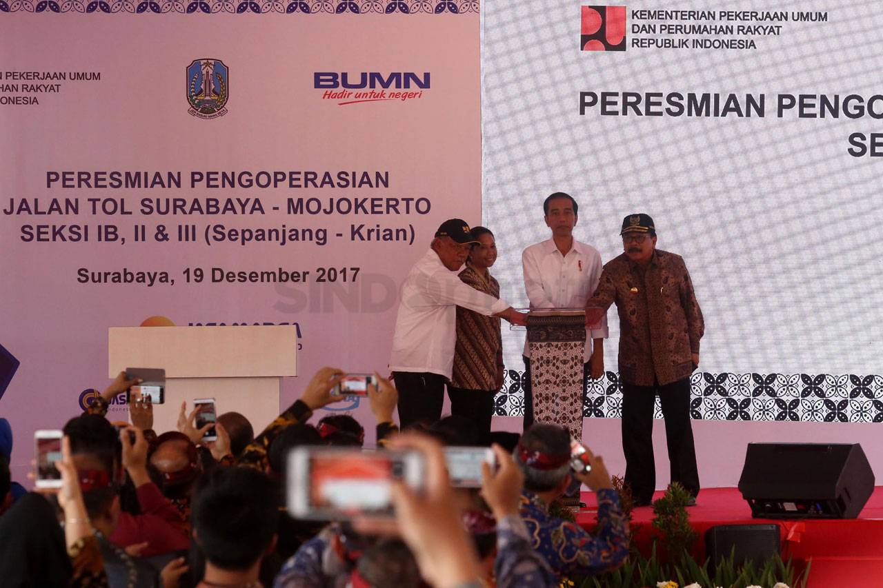 Naik Mobil Listrik Buatan...