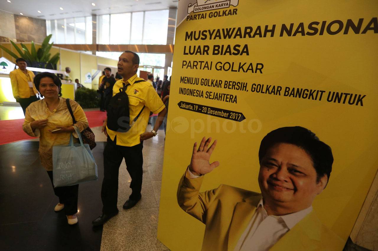 Airlangga Hartarto Dengarkan...
