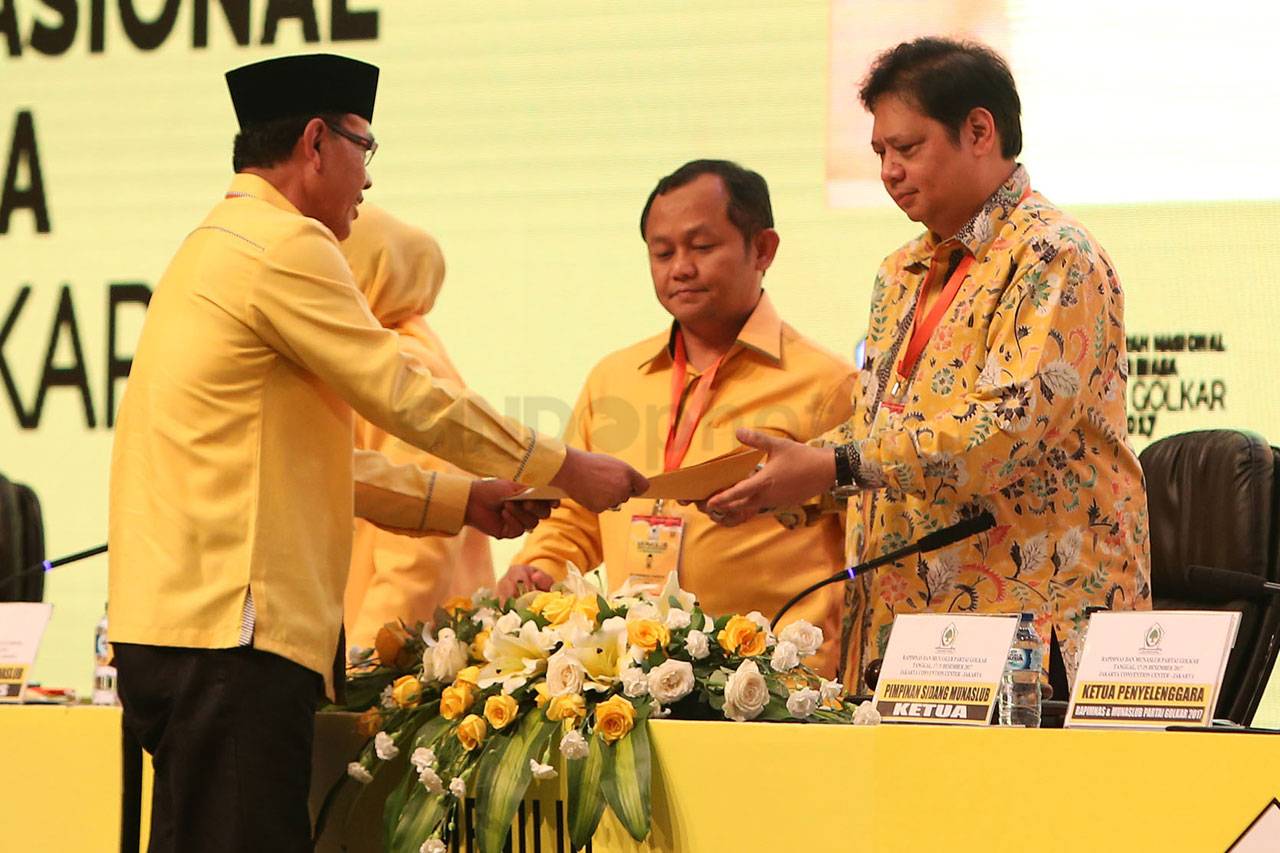 Airlangga Hartarto Dengarkan...