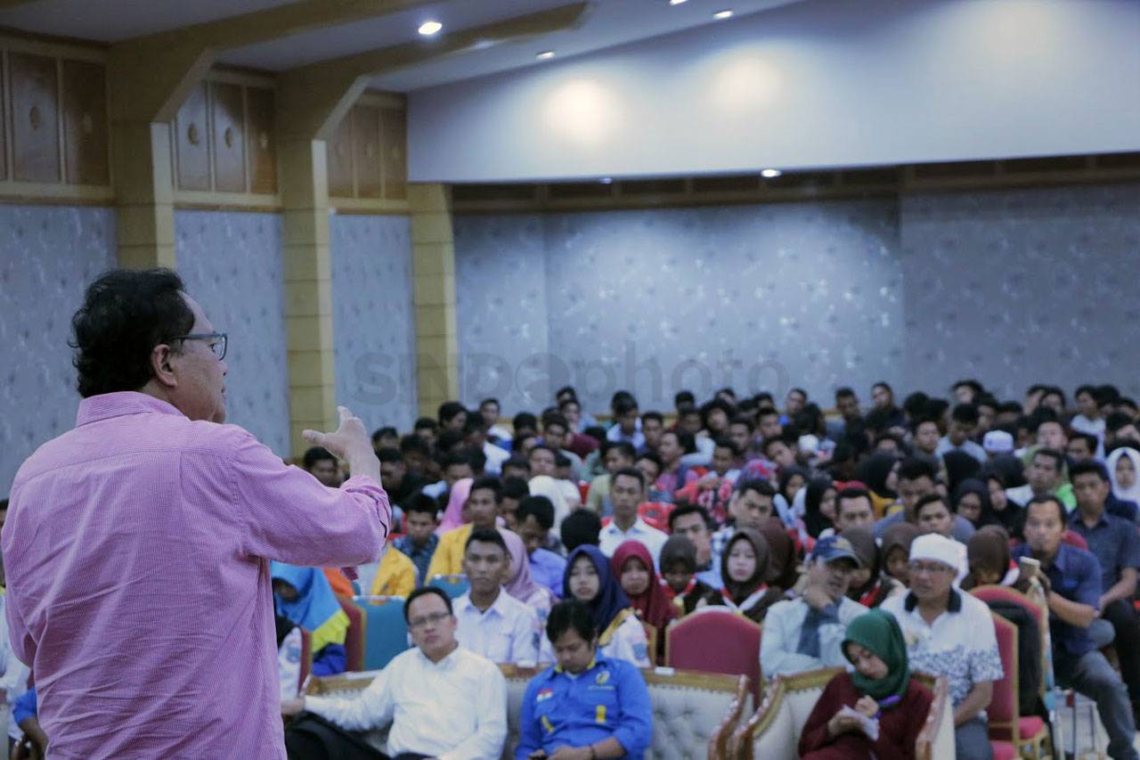 Rizal Ramli Hadiri Dialog...