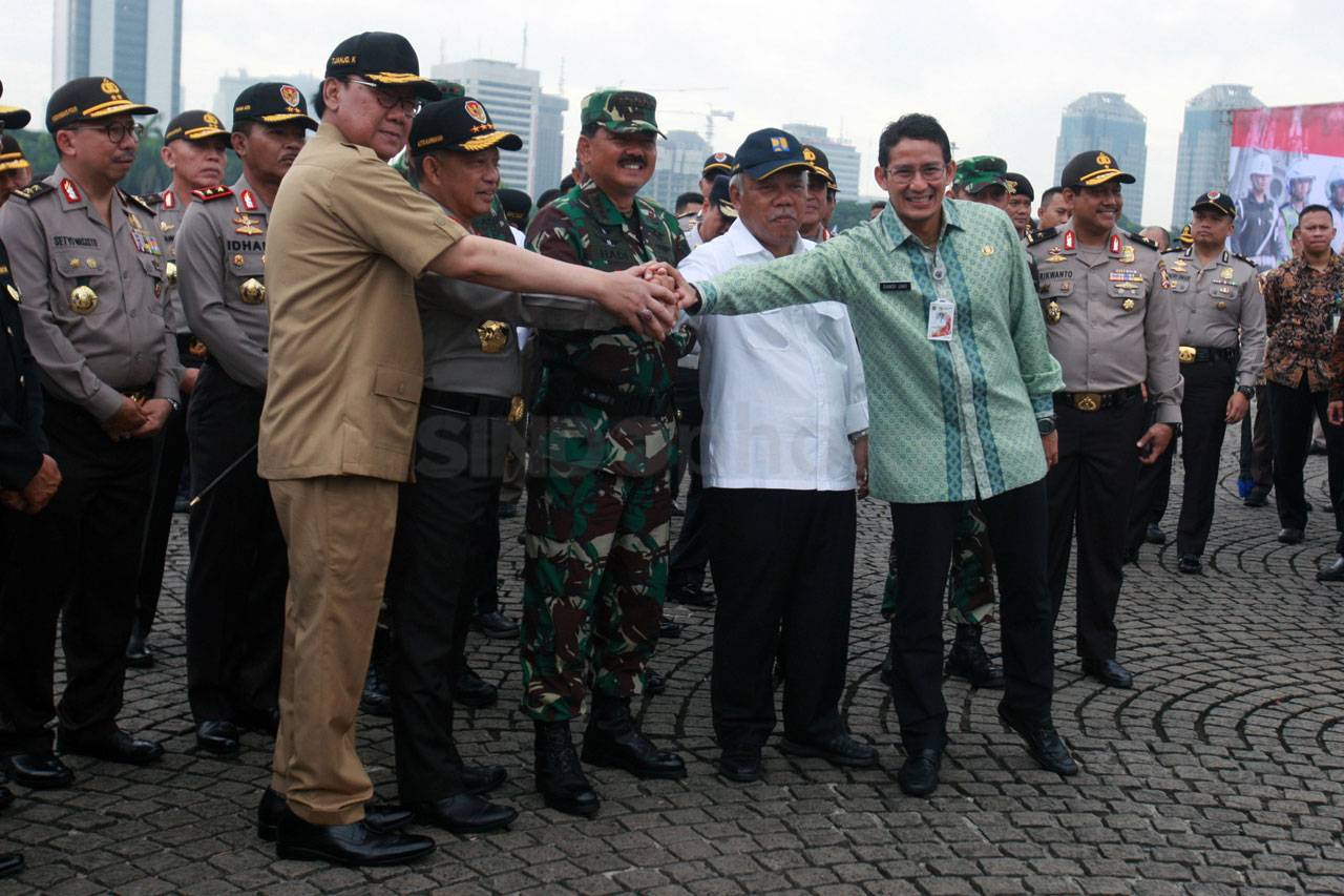 Polri-TNI Gelar Apel...
