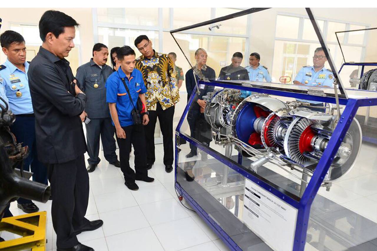 Sekjen Kemenhan Kunjungi...