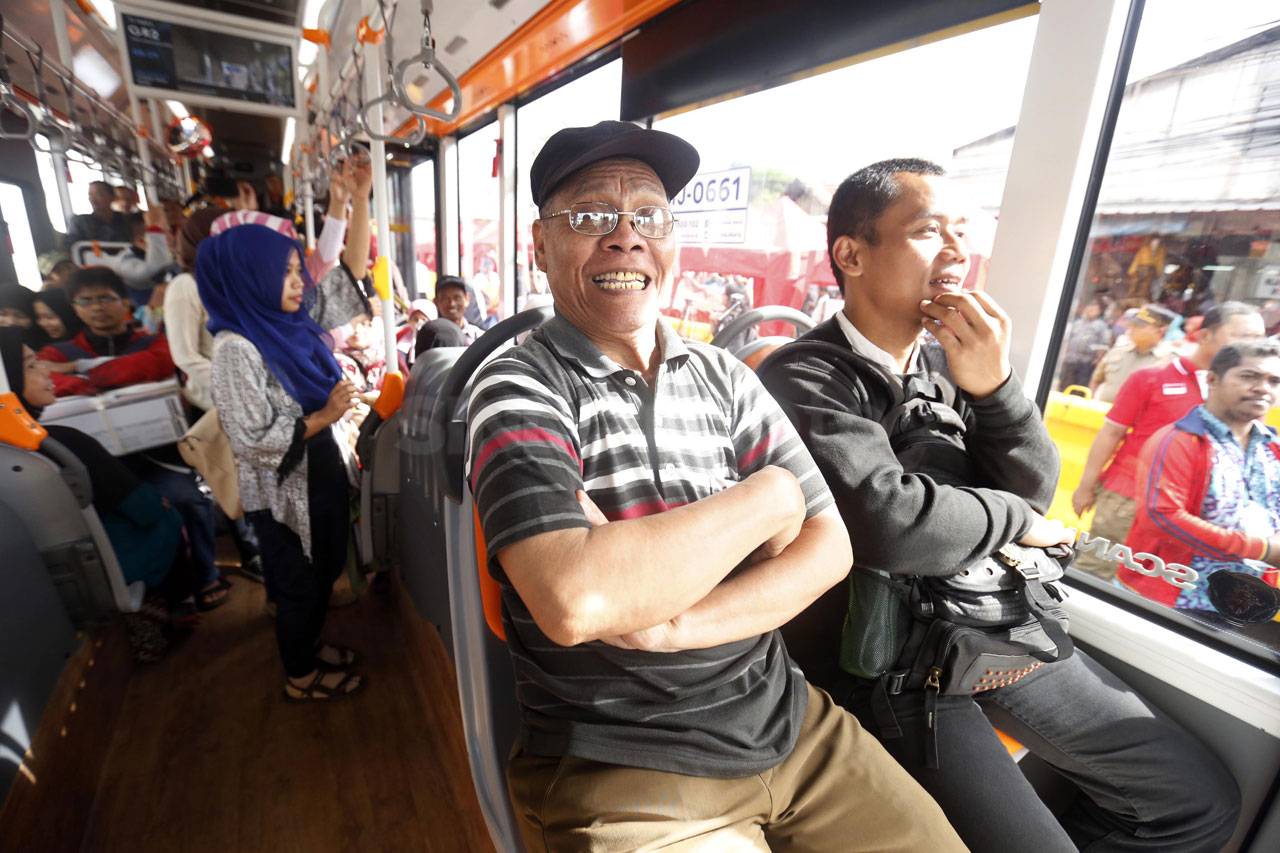 Kini Keliling Tanah...