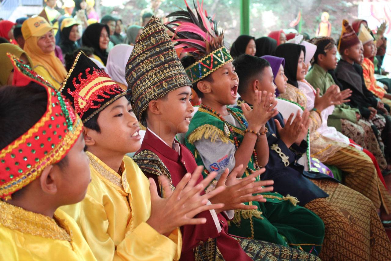 Agung Podomoro Land...