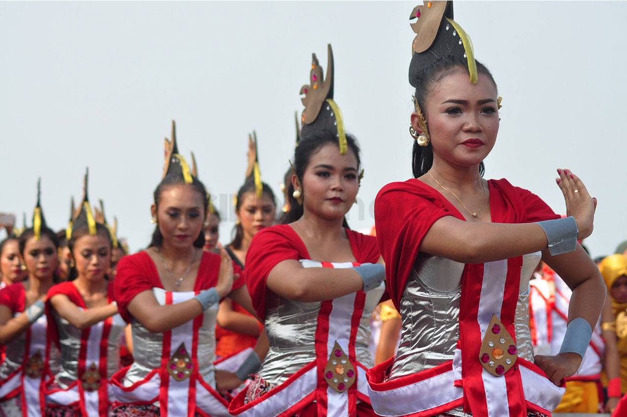 Presiden Jokowi Hadiri...
