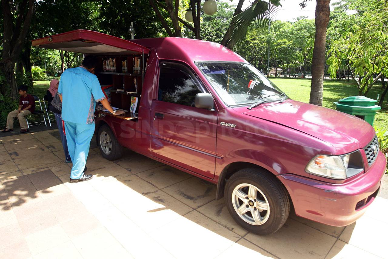 Mobil Perpustakaan Keliling...