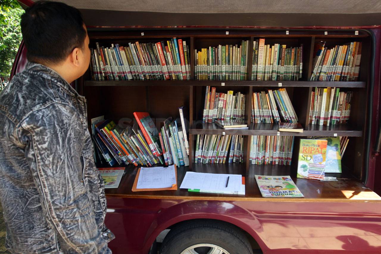 Mobil Perpustakaan Keliling...