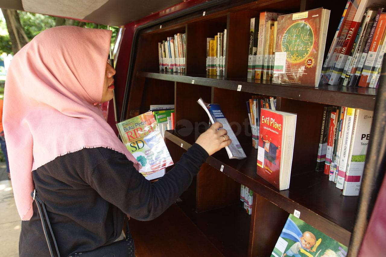 Mobil Perpustakaan Keliling...