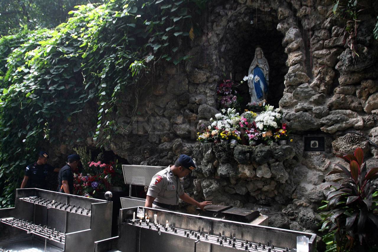 Polisi Sterilisasi Gereja...