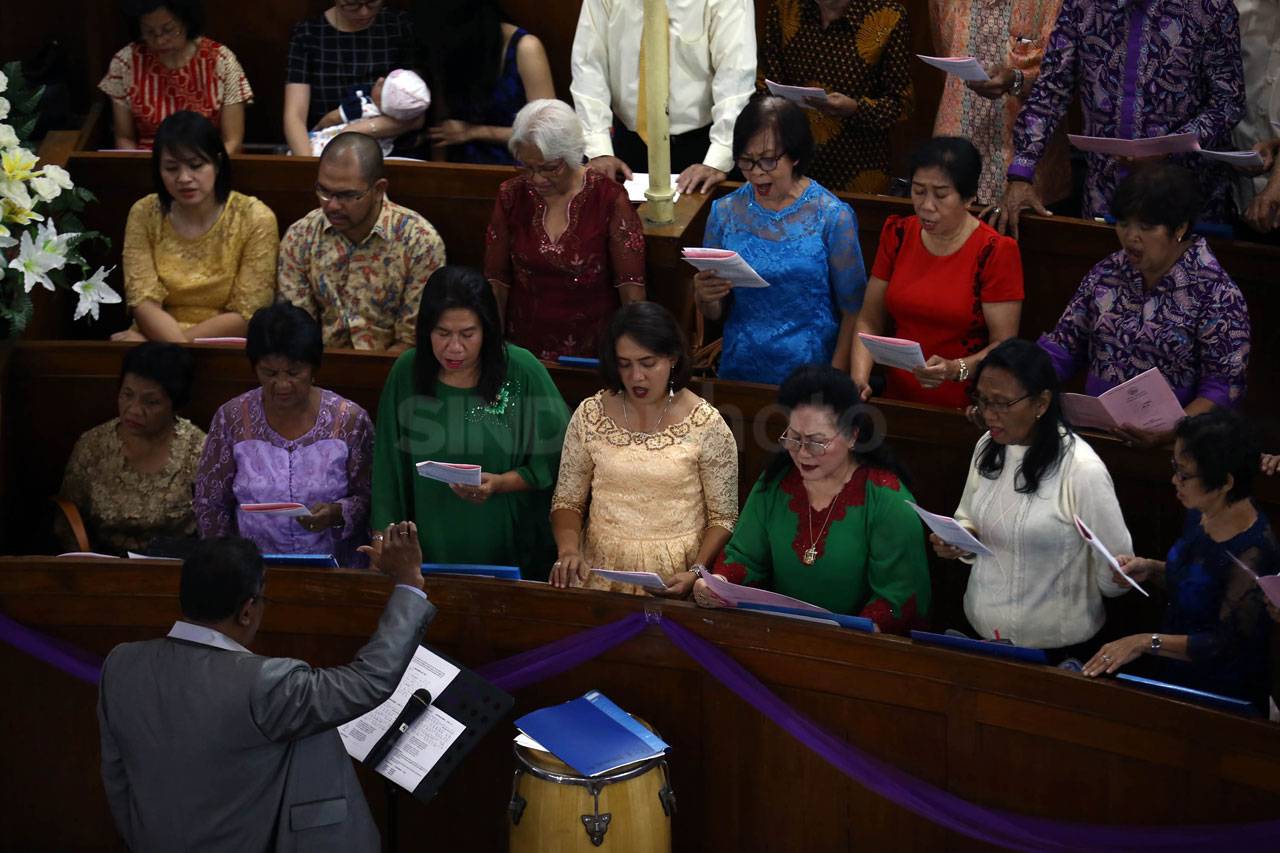 Misa Natal di Gereja...