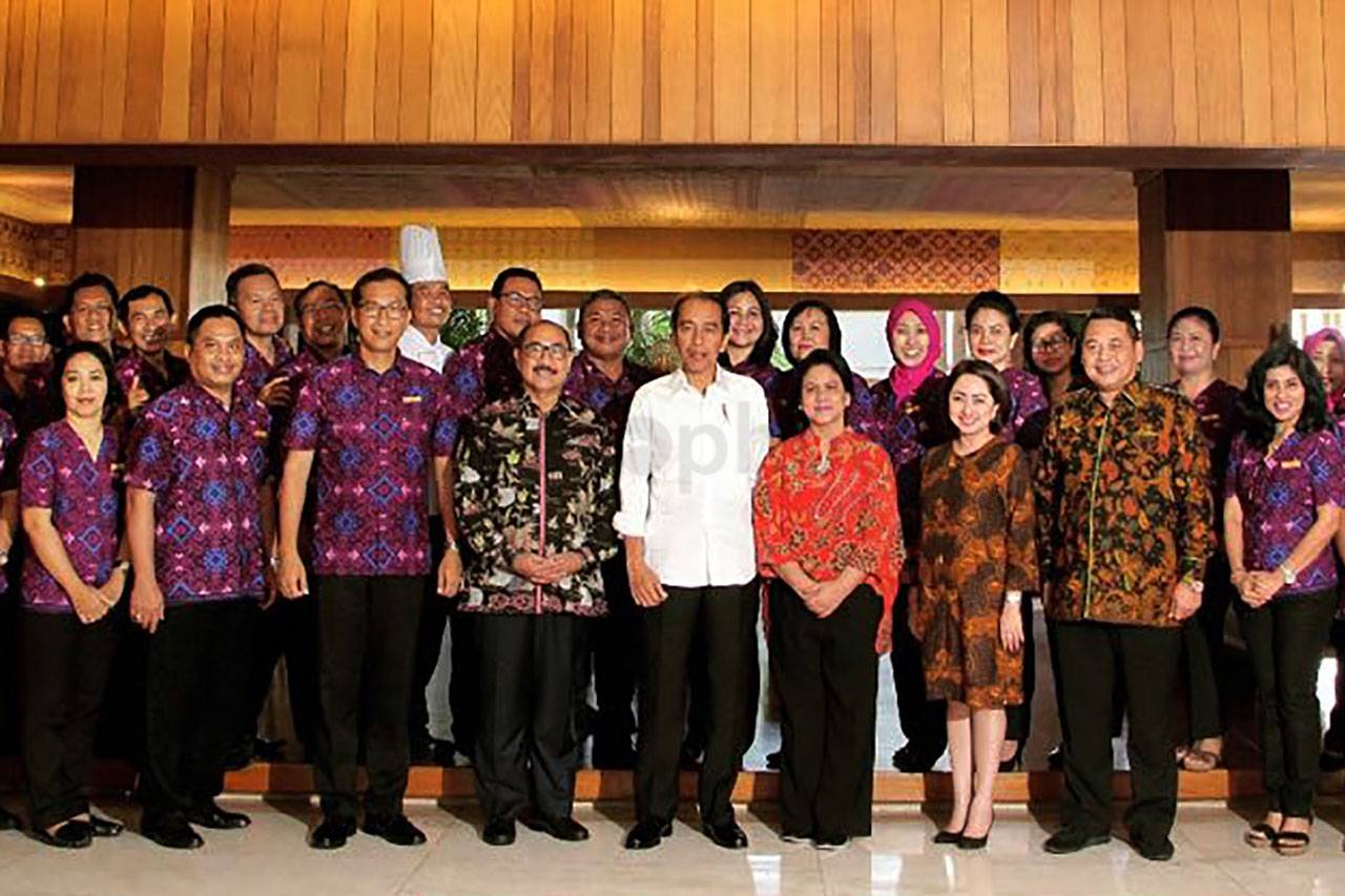 Presiden Jokowi Kunjungi...