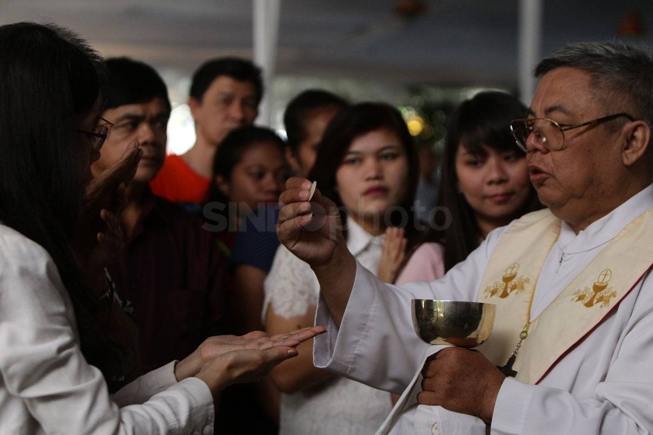 Uskup Agung Ignatius...