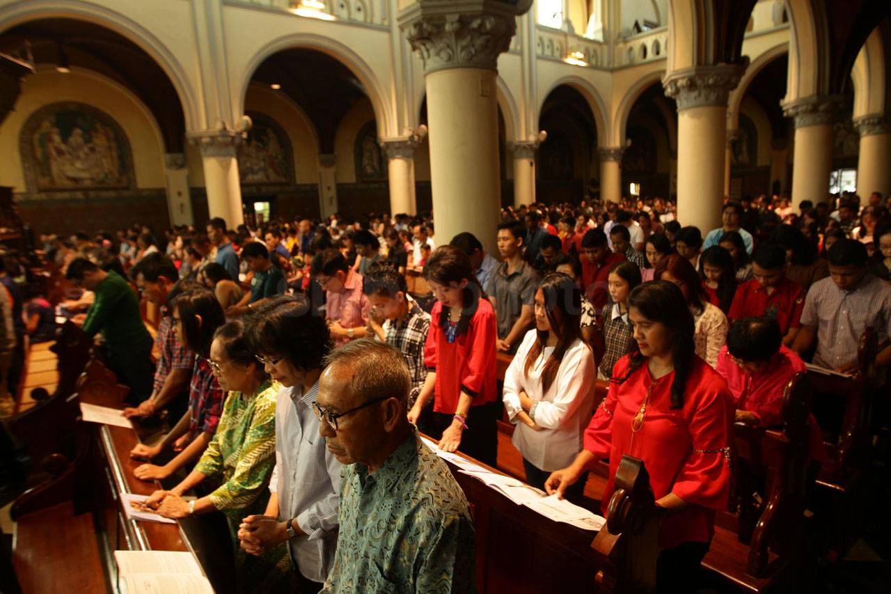 Uskup Agung Ignatius...