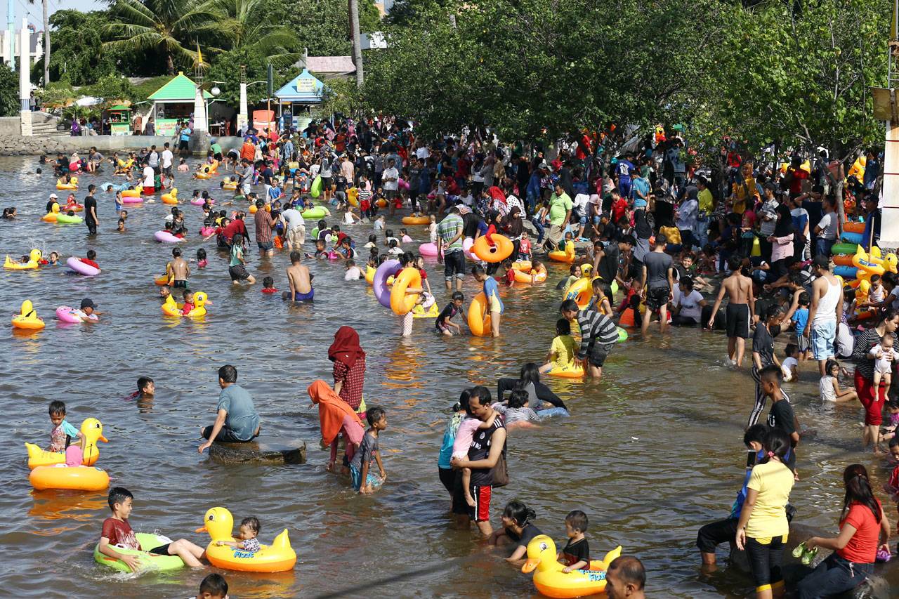 Libur Natal di Pantai...
