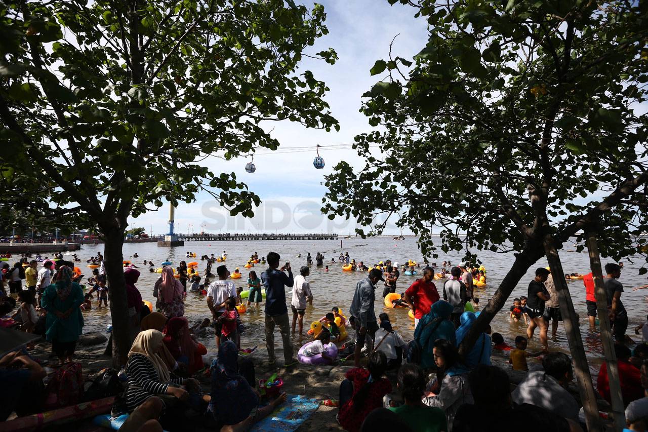 Libur Natal di Pantai...