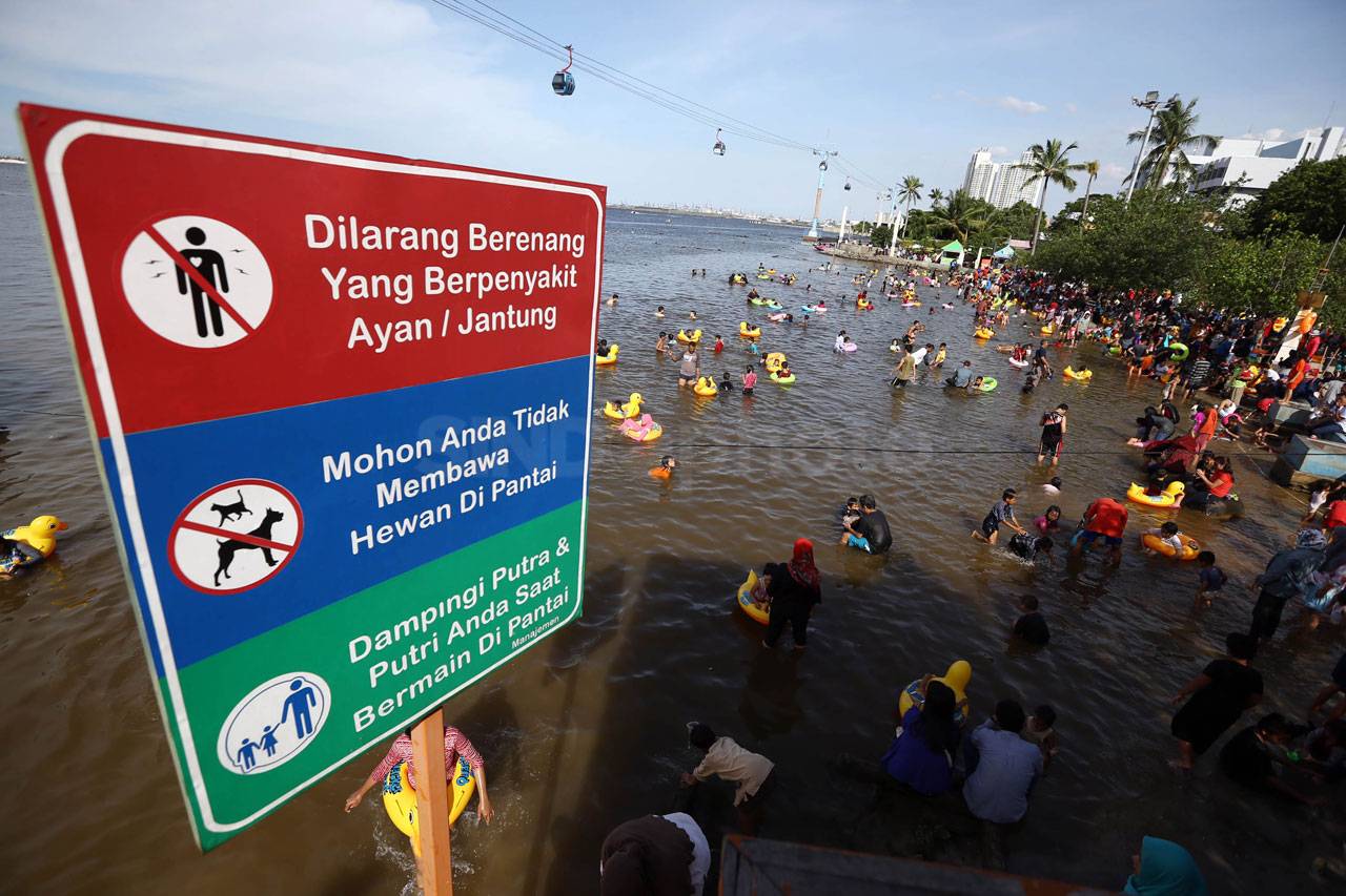 Libur Natal di Pantai...