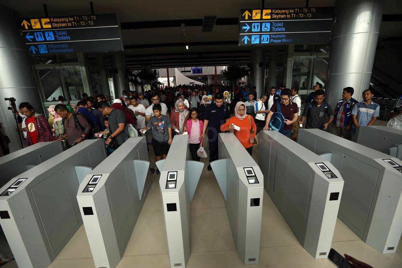 Kereta Bandara Soekarno-Hatta...