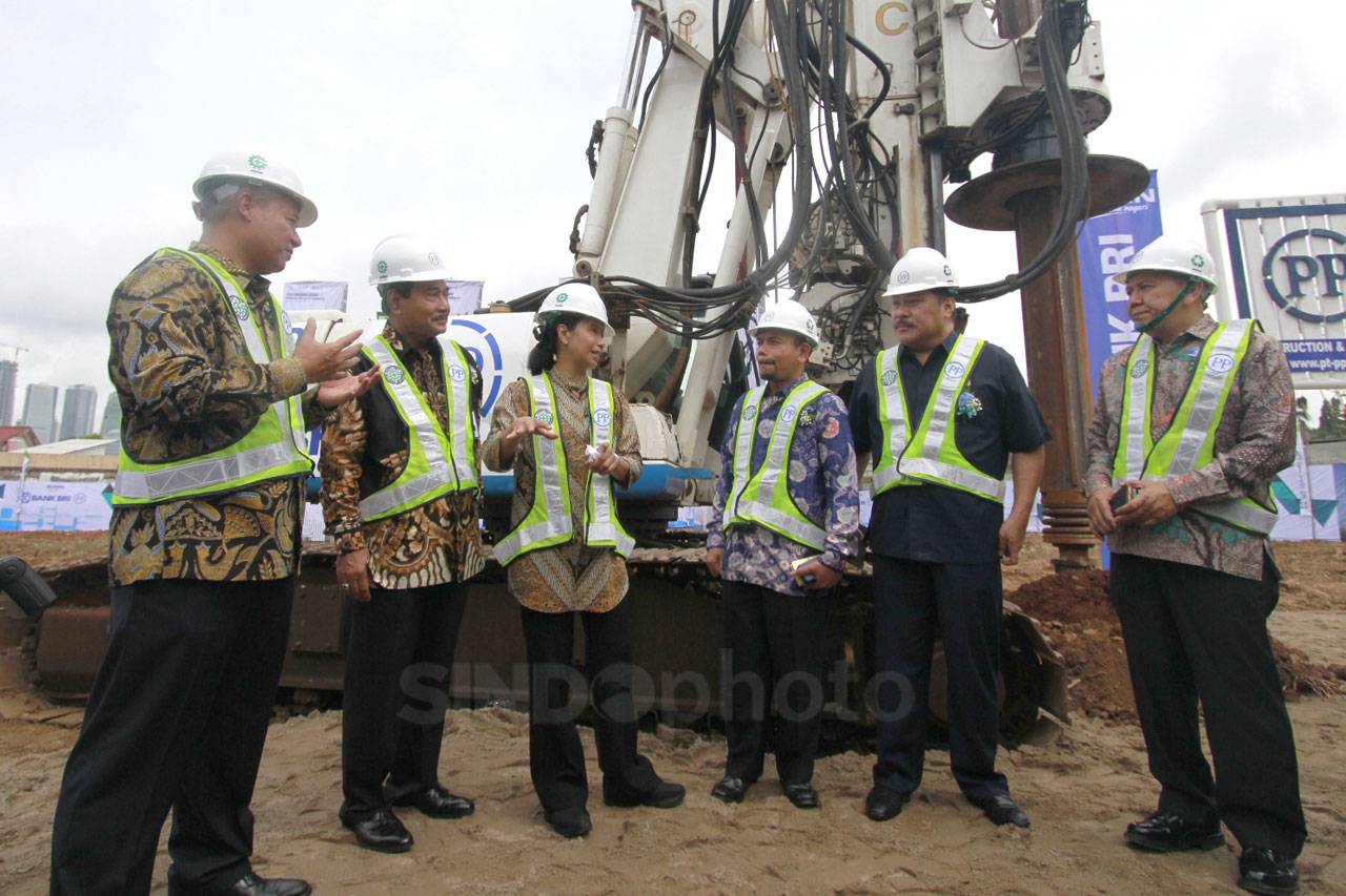 Menteri BUMN Hadiri...