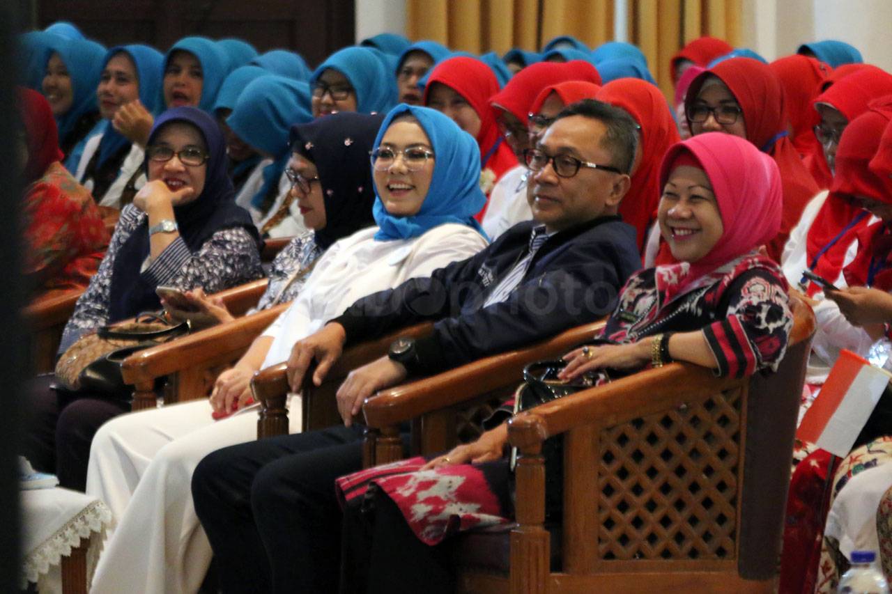 Ketua MPR Sosialisasikan...