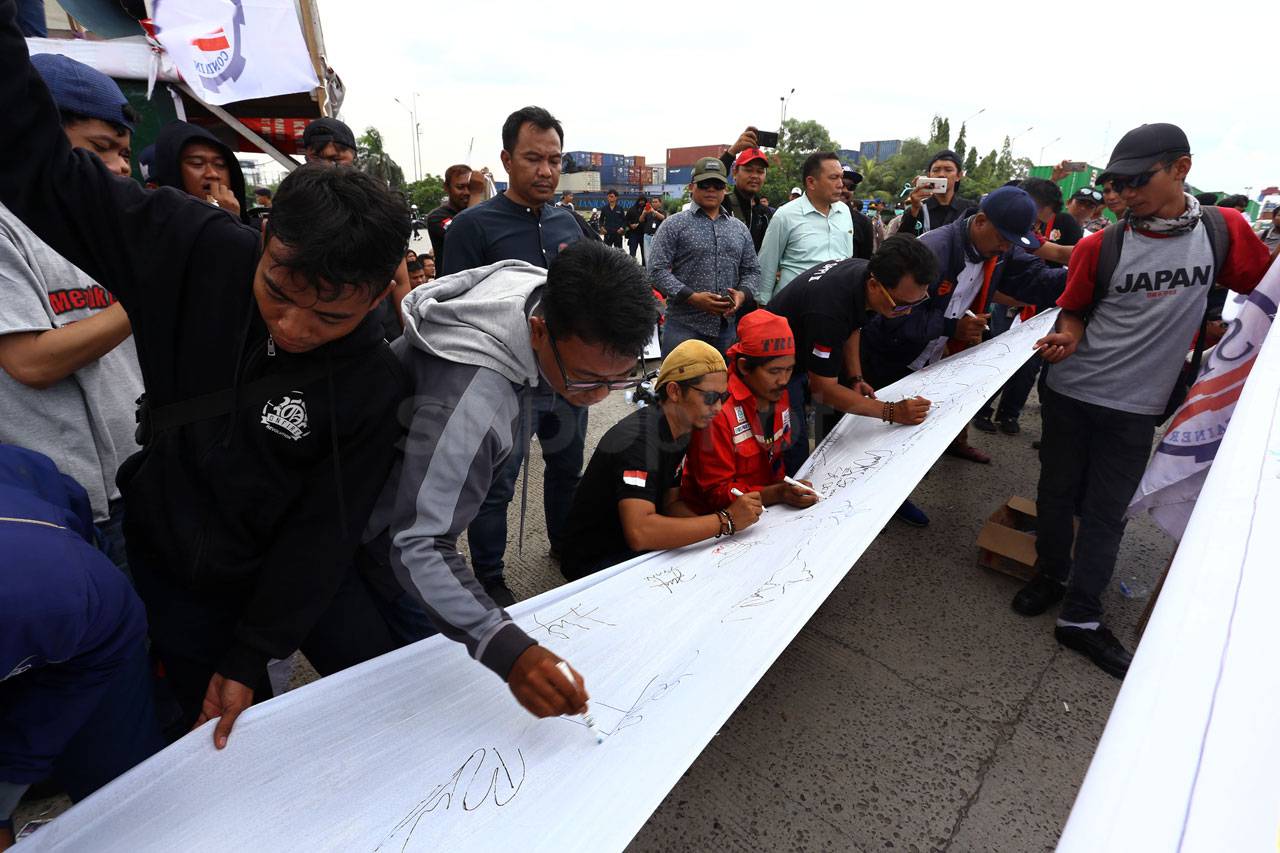 Karyawan JICT Gelar...