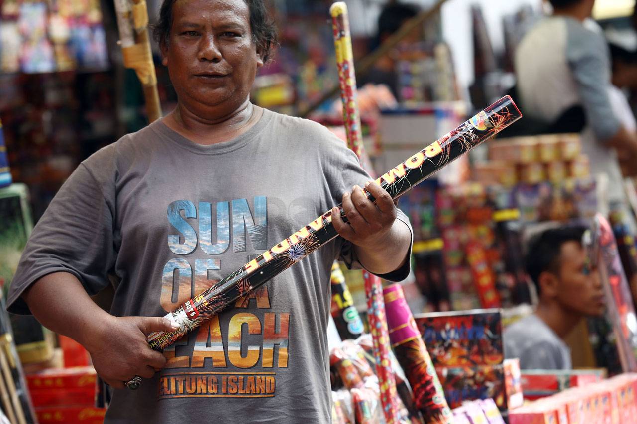 Berburu Kembang Api...