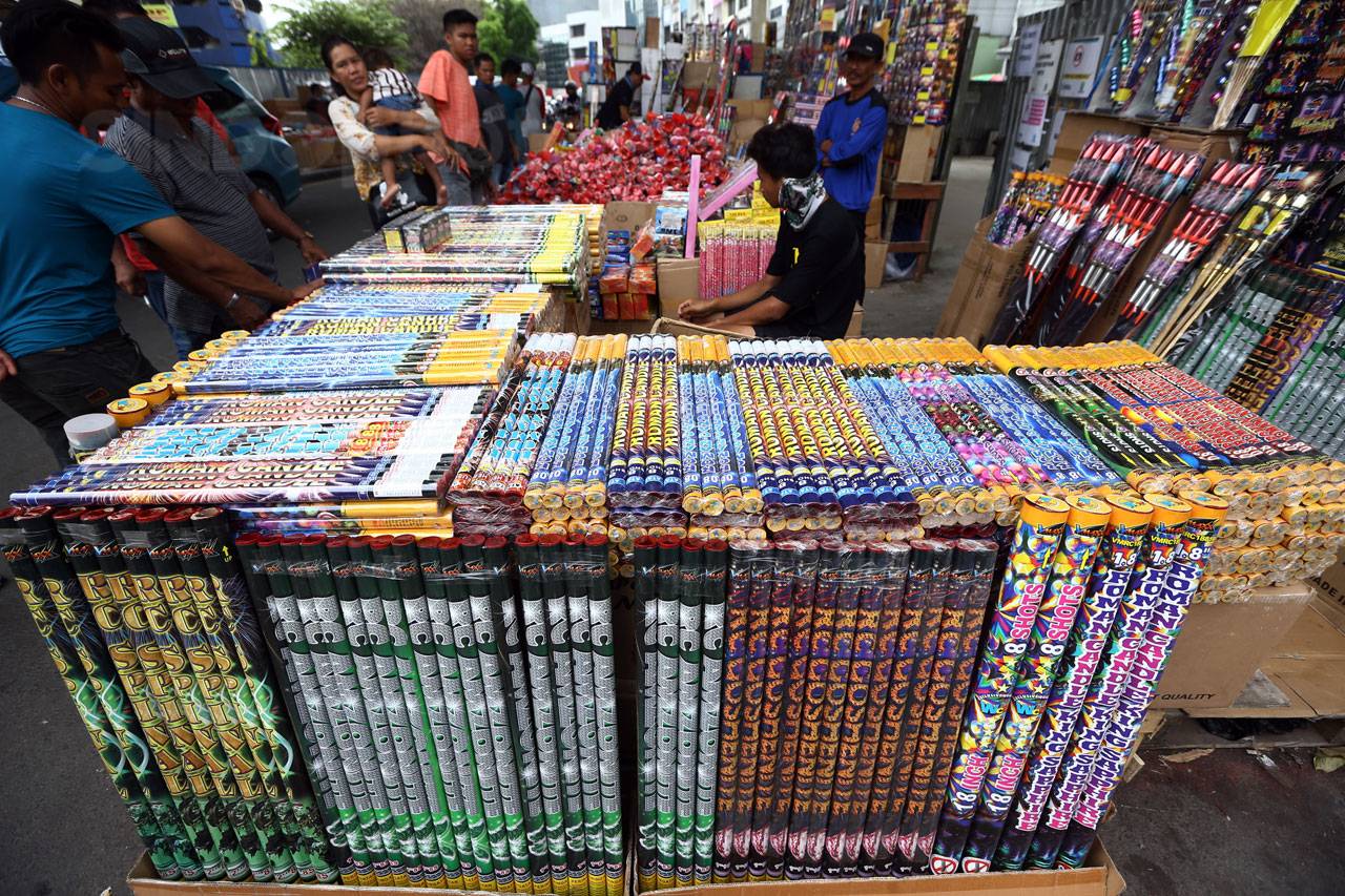 Berburu Kembang Api...