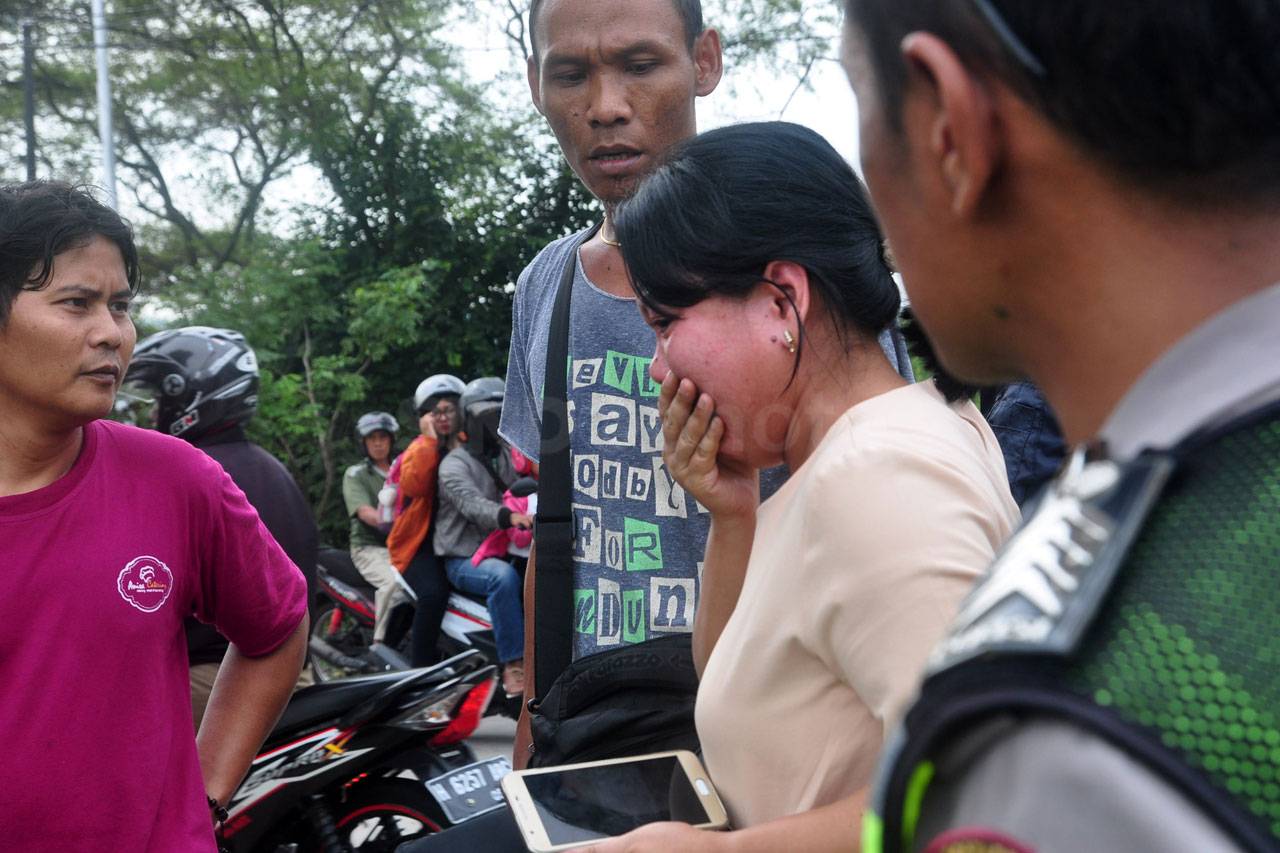 Rem Blong, Pick Up Bermuatan...