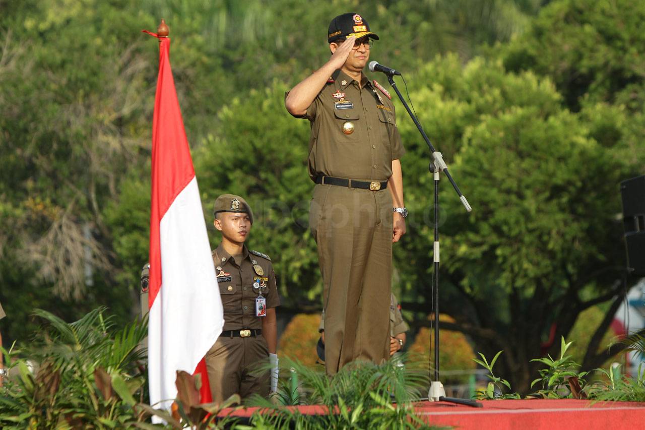 Gubernur Anies Pimpin...