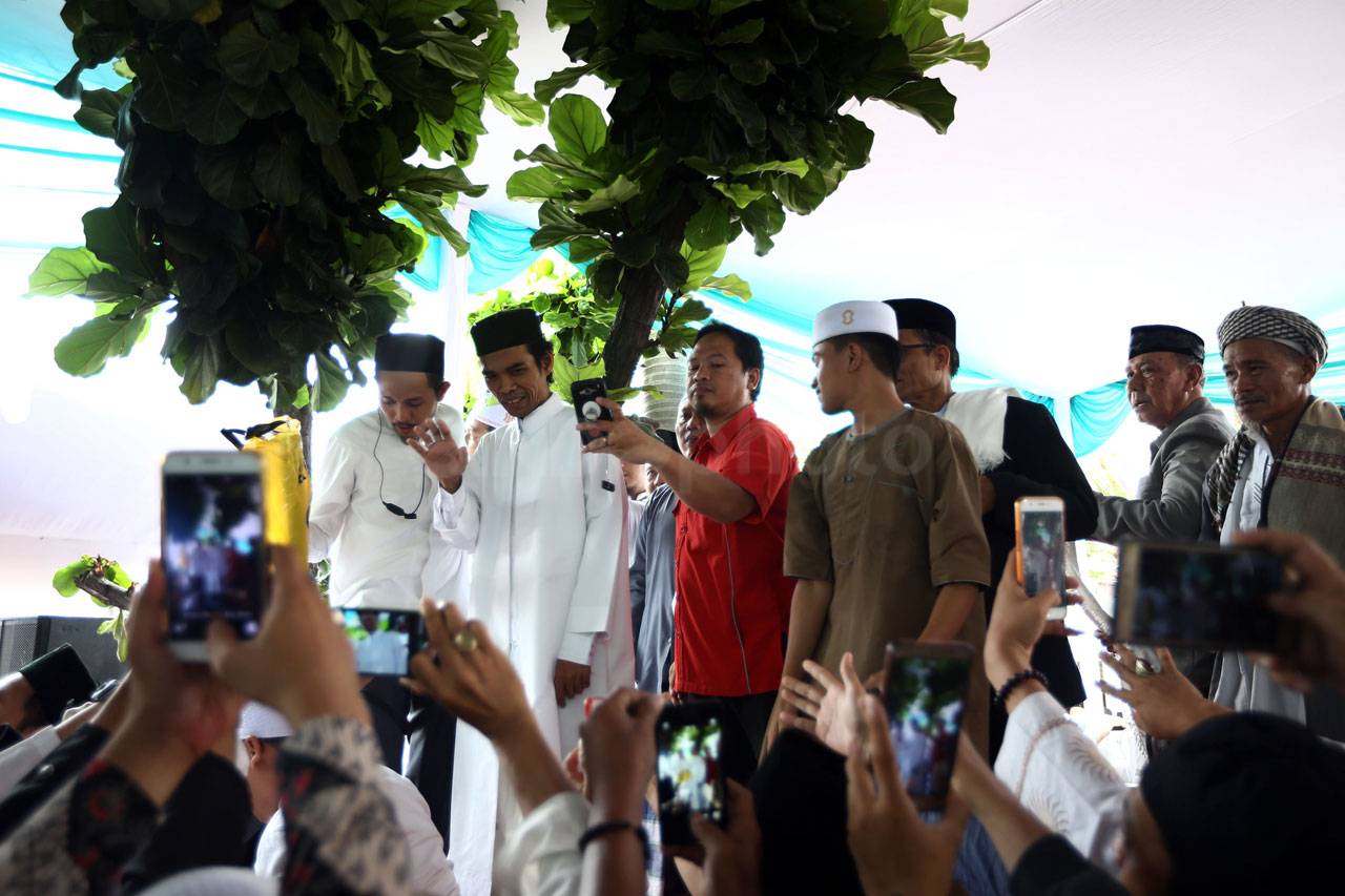 Ustaz Abdul Somad Hadiri...