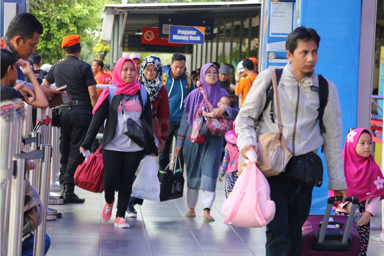 Stasiun Senen Masih...