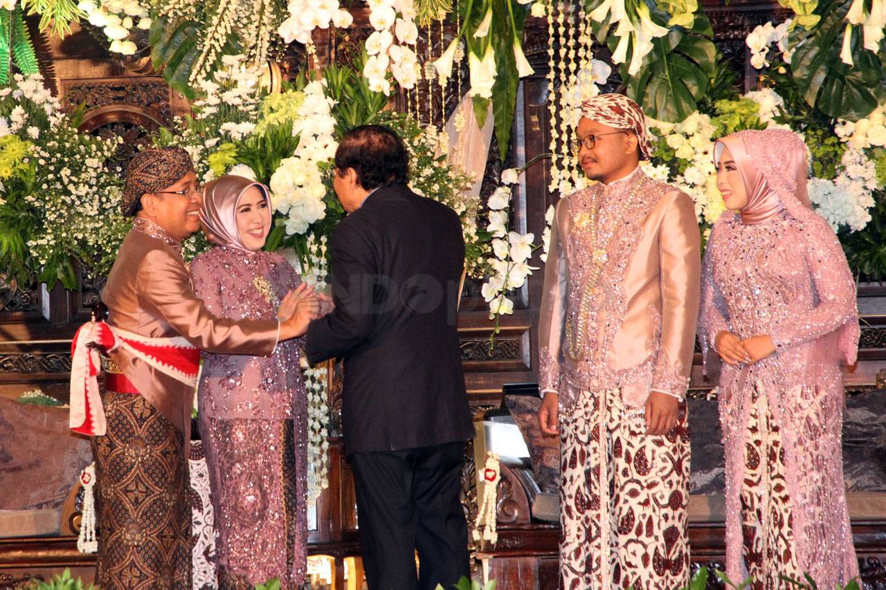 Mensesneg Pratikno Gelar...