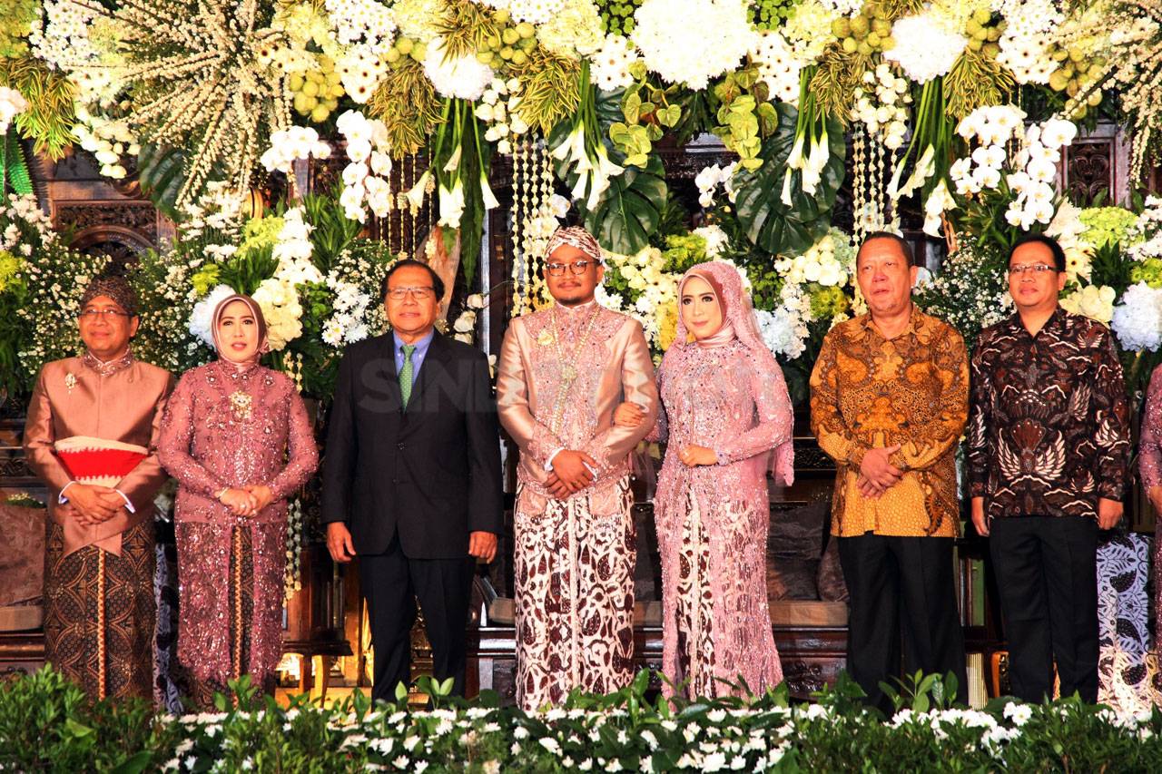 Mensesneg Pratikno Gelar...