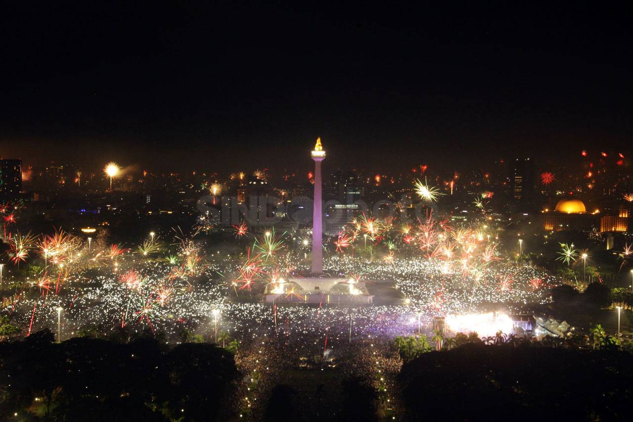 Ribuan Warga Nikmati...