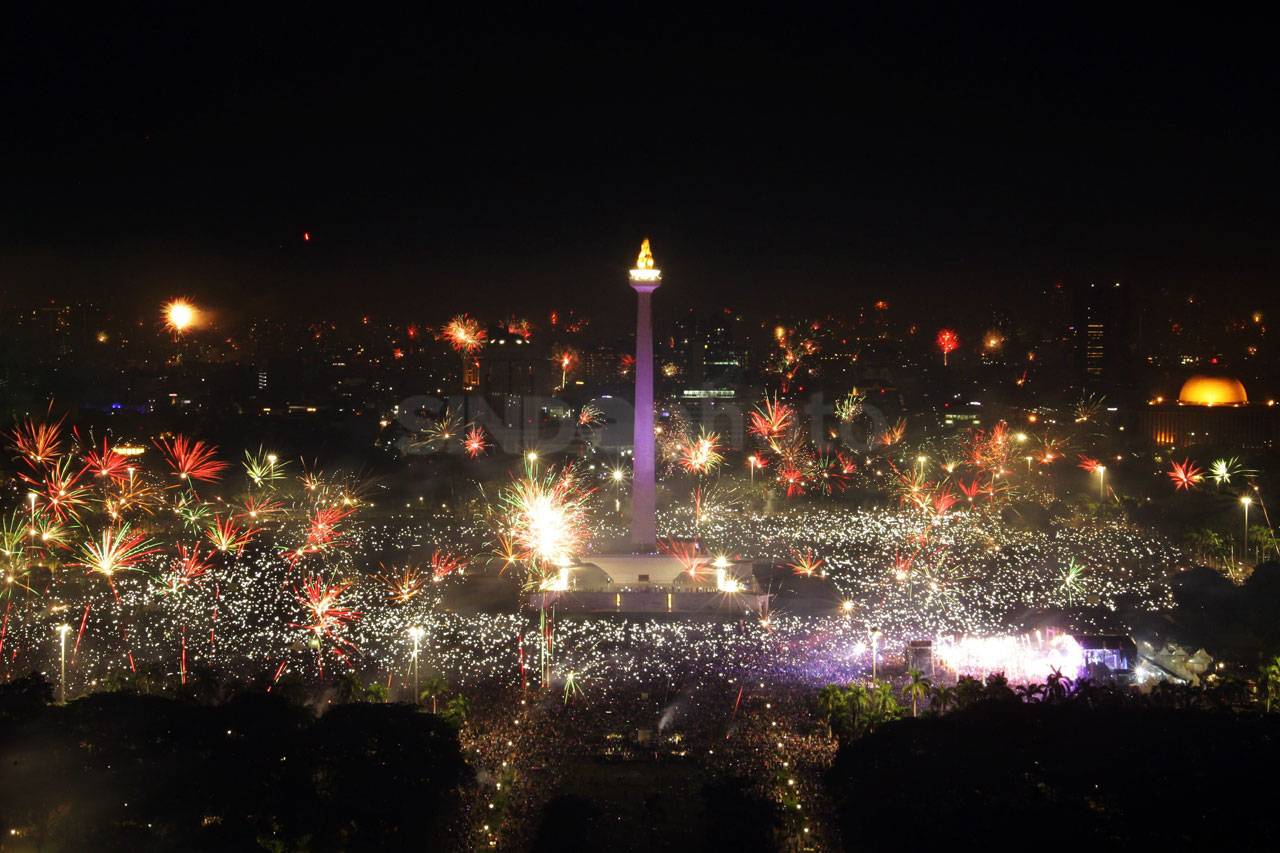 Ribuan Warga Nikmati...