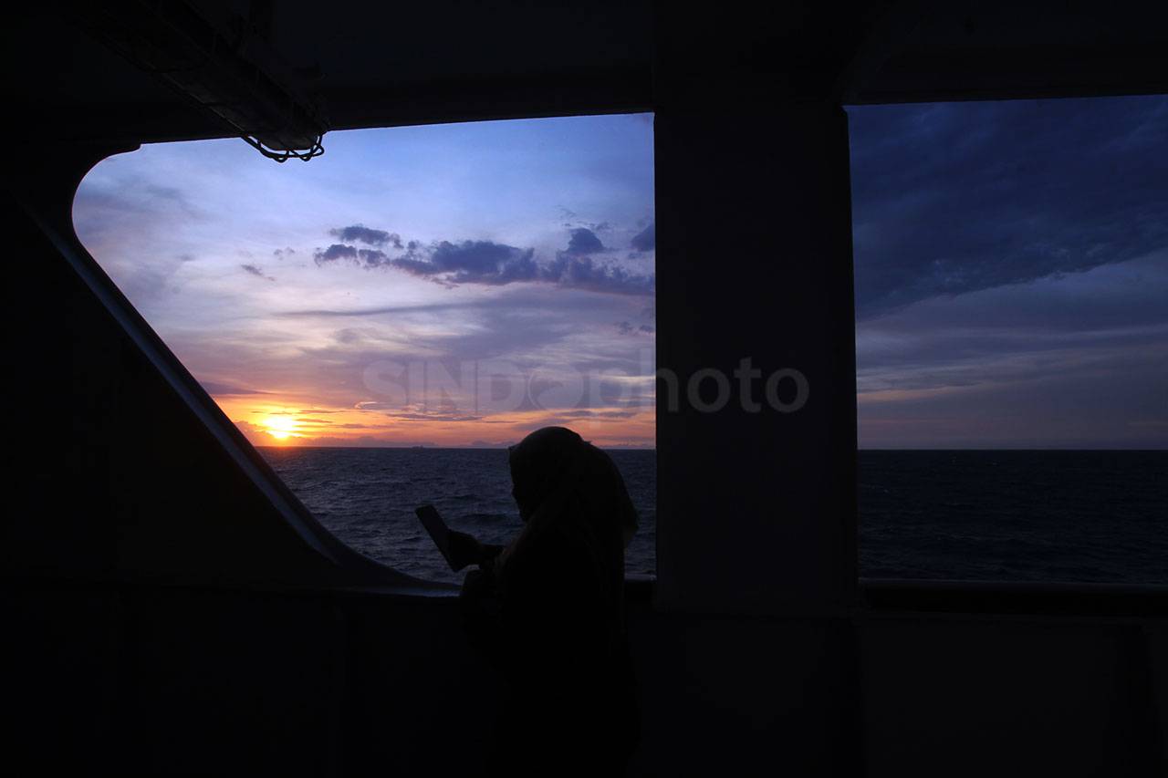 Terpesona Sunset Pertama...