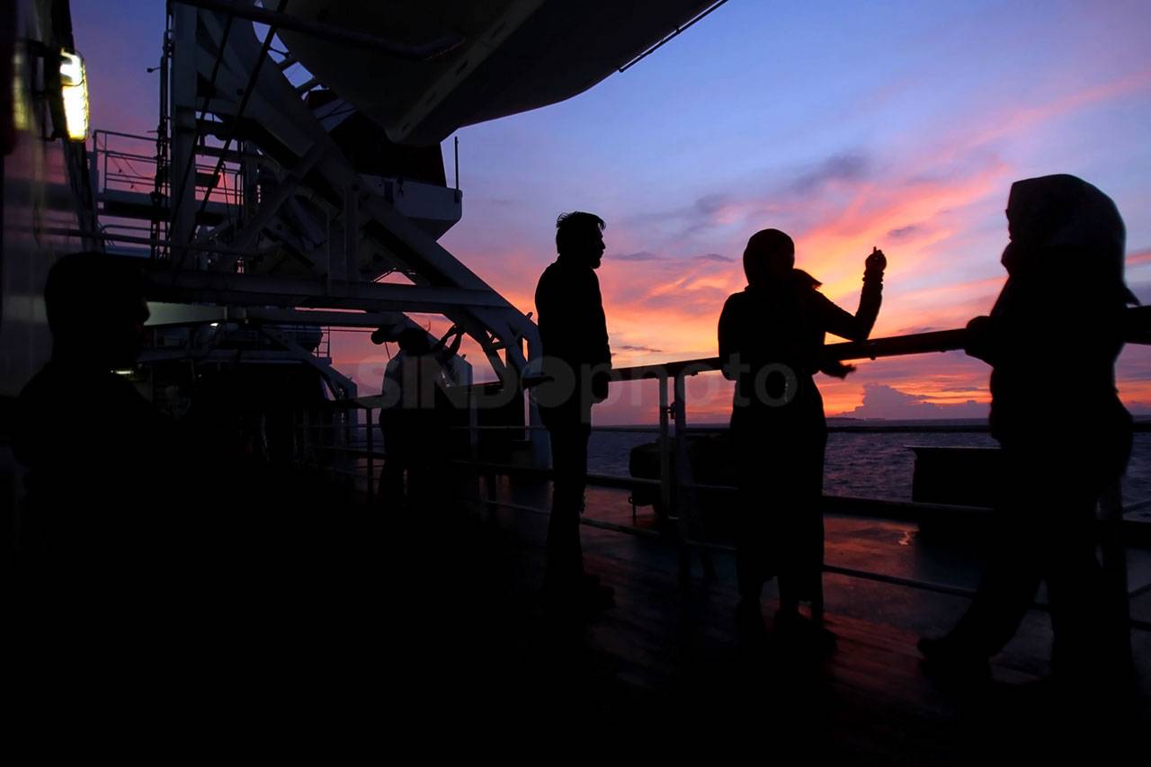 Terpesona Sunset Pertama...