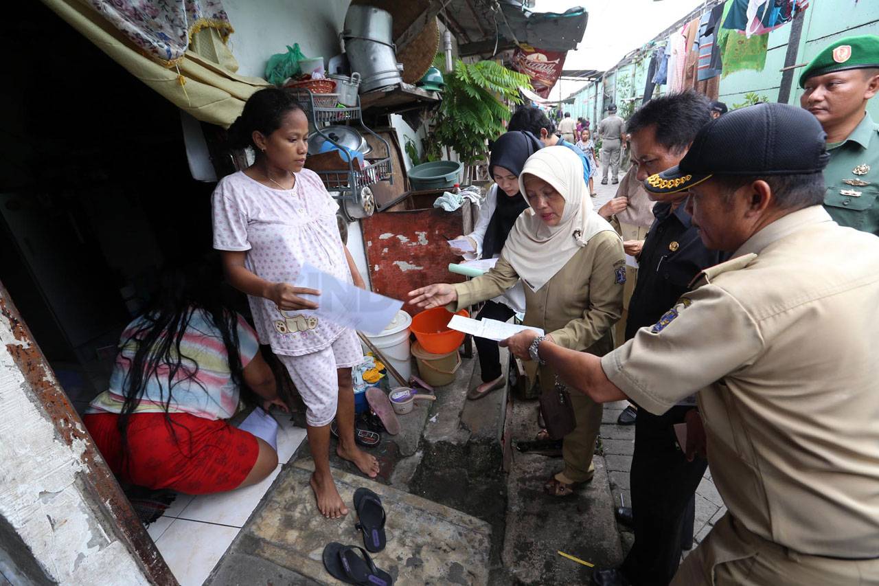 Pemkot Surabaya Gelar...