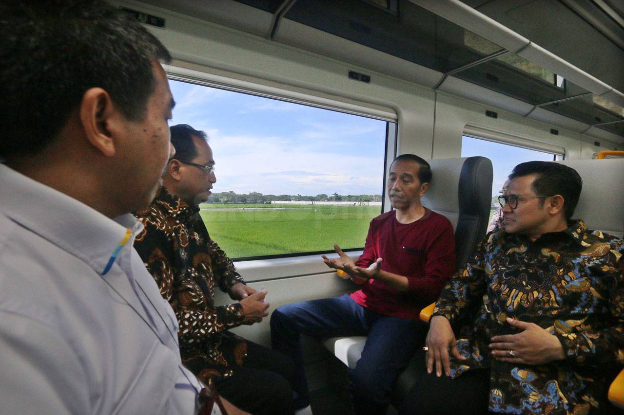 Presiden Jokowi Resmikan...