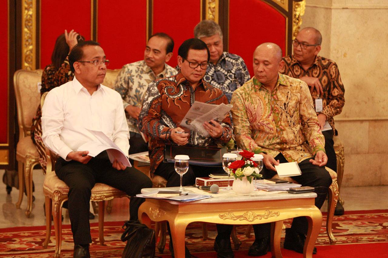 Presiden Jokowi Pimpin...