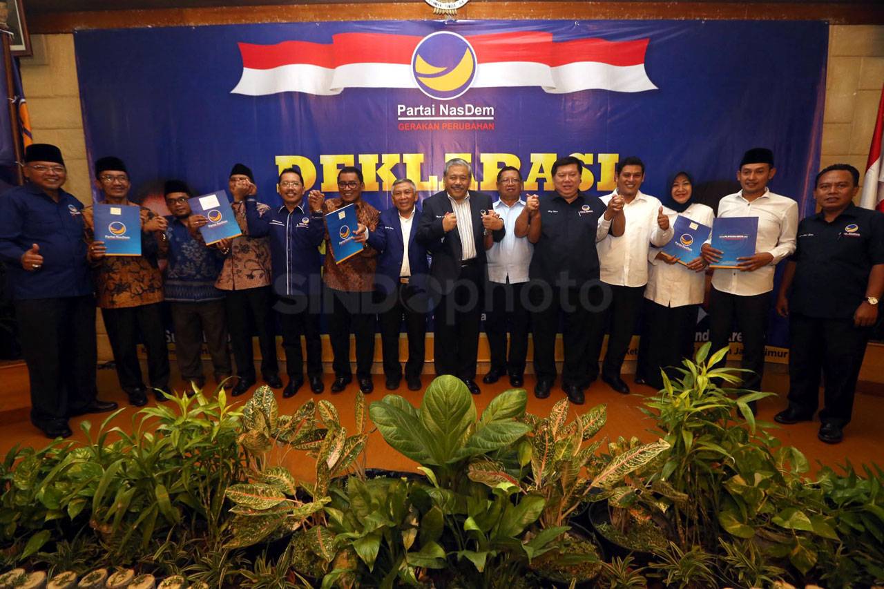 Partai Nasdem Serahkan...