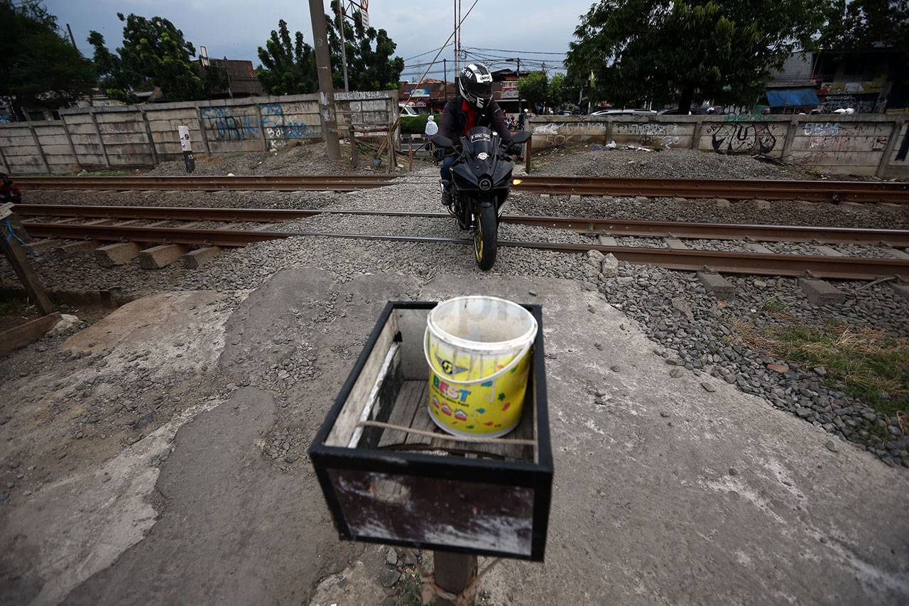 Perlintasan Kereta Api...