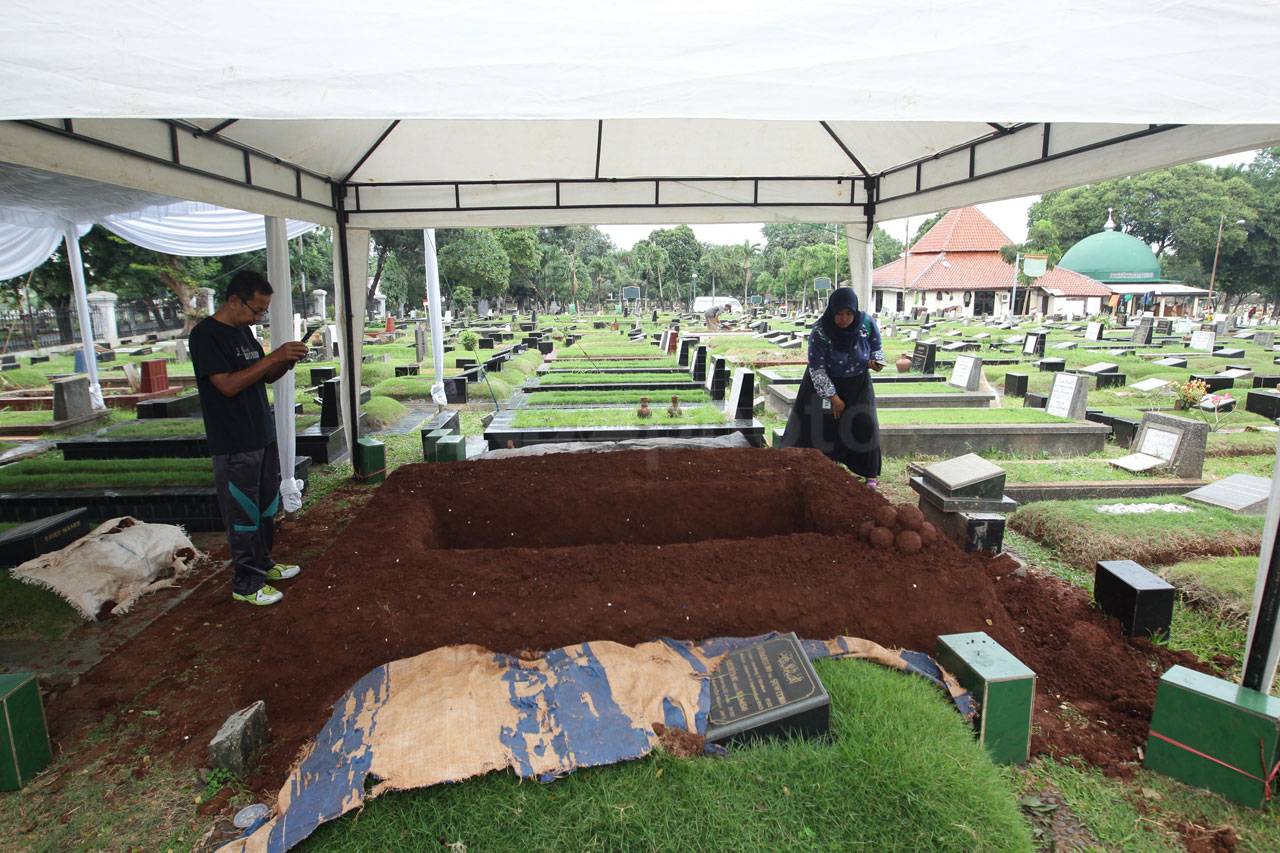 Persiapan Pemakaman...
