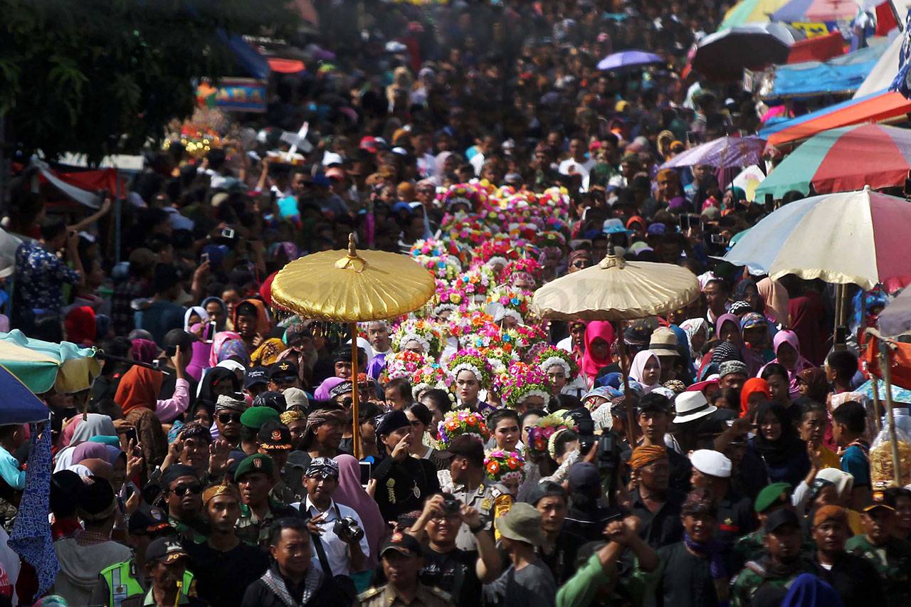 Arak-arakan Tradisi...