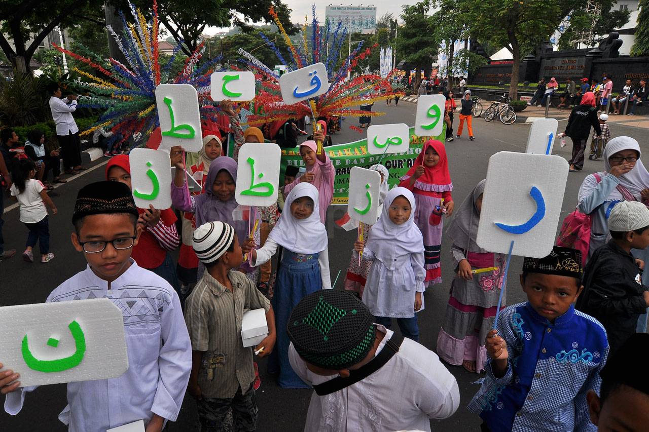 Ratusan Santri Ikuti...