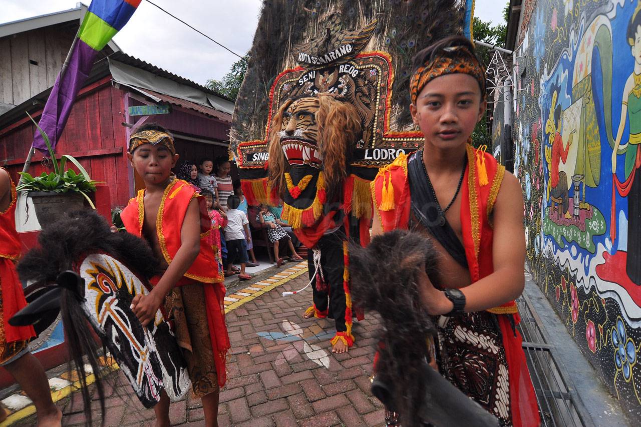 Atraksi Reog di Kampung...