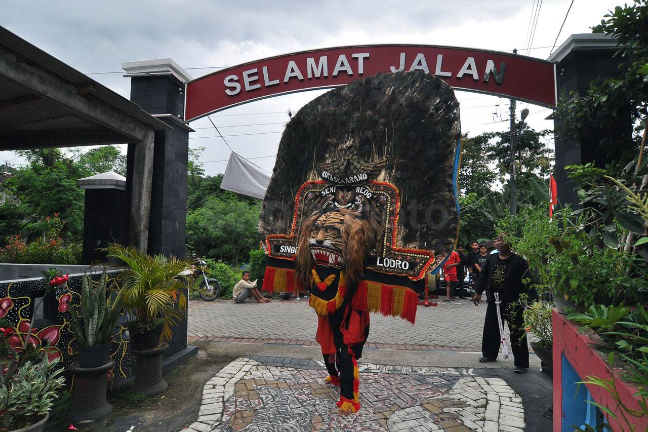 Atraksi Reog di Kampung...