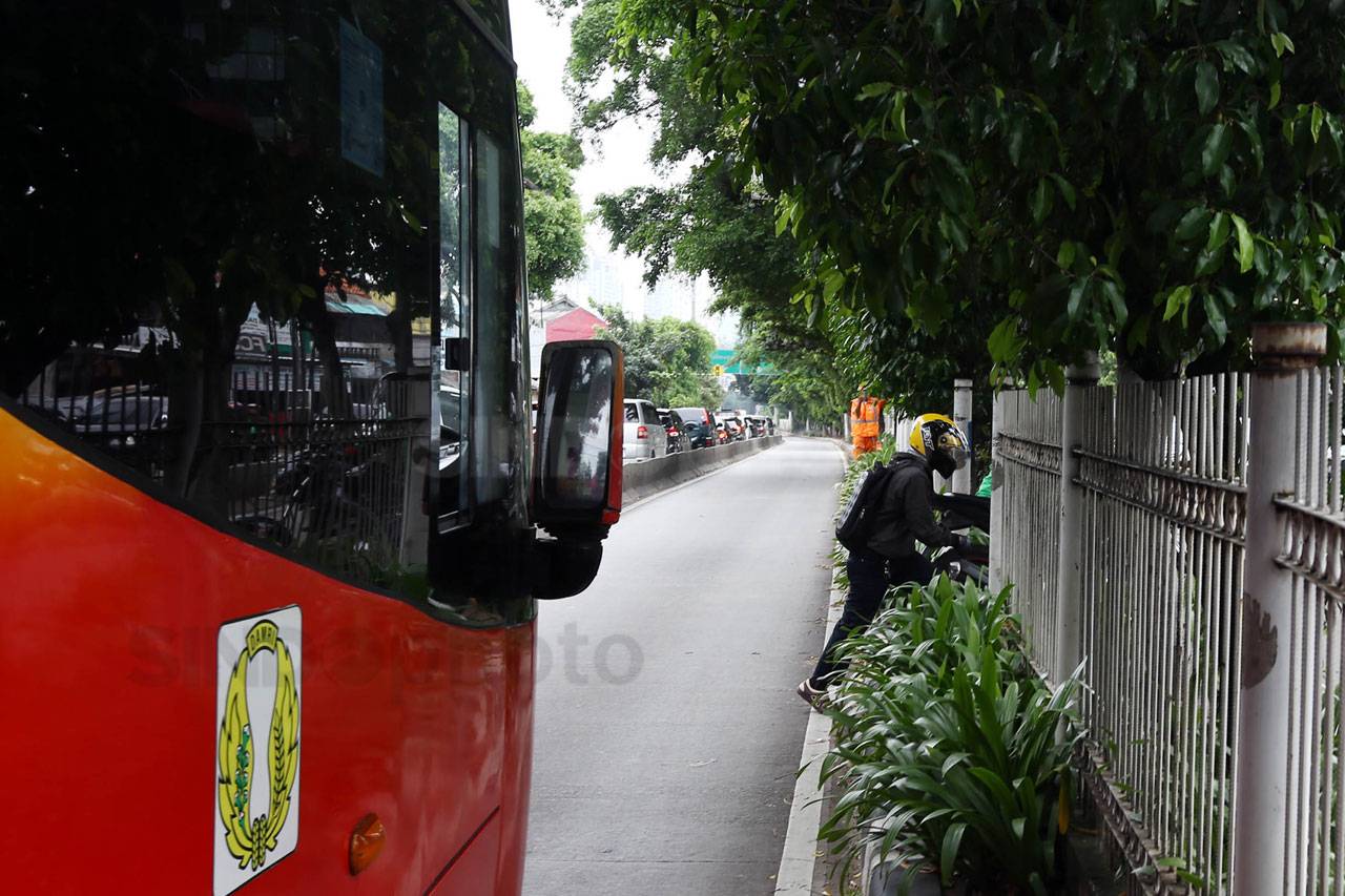Tak Ingin Ditilang,...