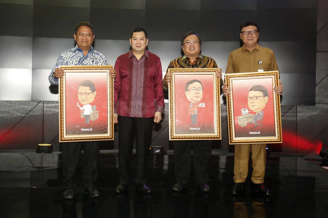 Tiga Menteri Hadiri...