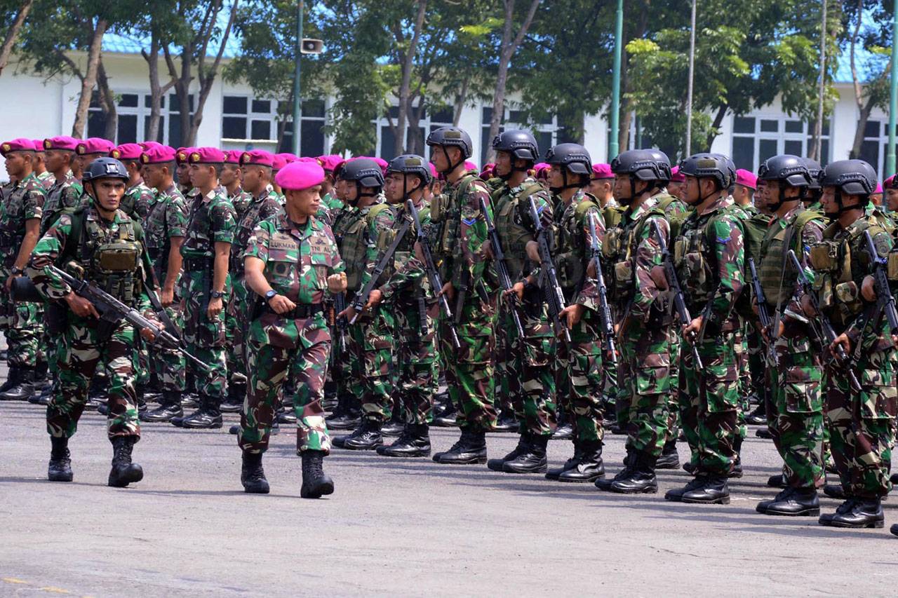 Komandan Pasmar-1 Sambut...