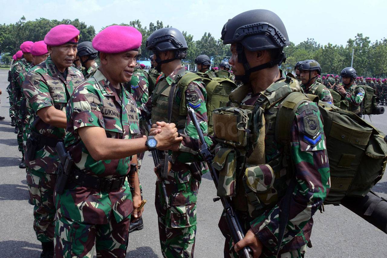 Komandan Pasmar-1 Sambut...
